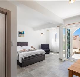 4 Bedroom Villa with Pool near Milna, Brac Island Sleeps 8 